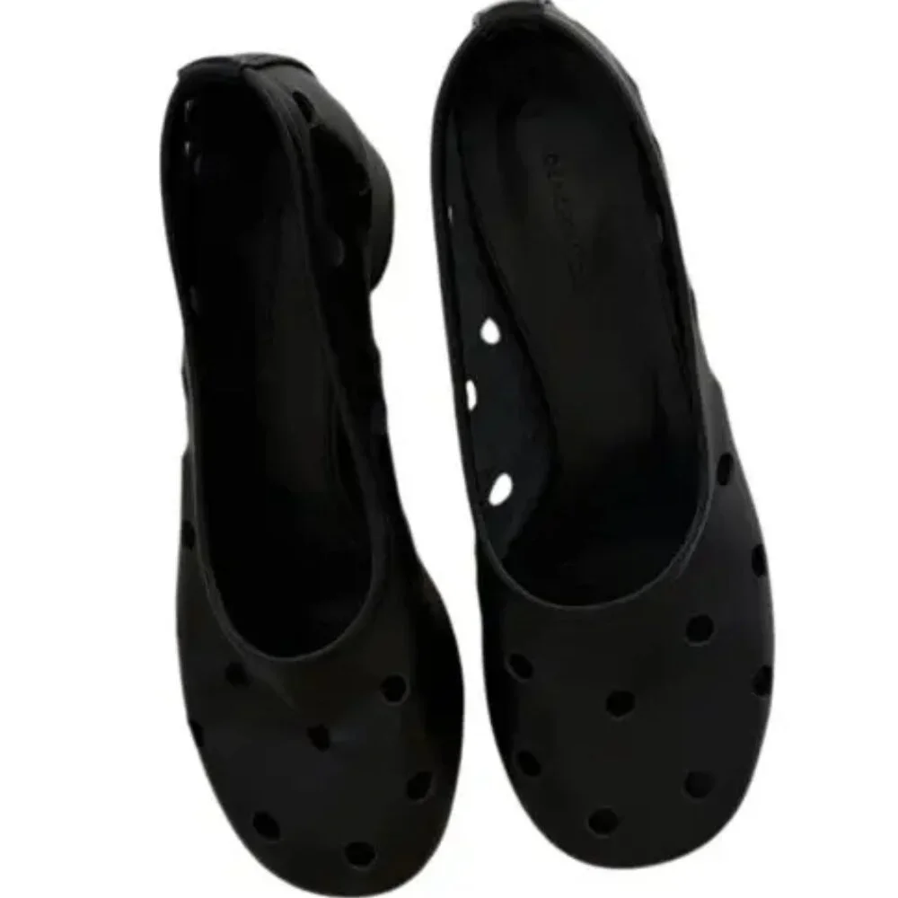 Dear Frances 37 Balla Pump Black Patent Leather with Perforations - Picture 1 of 8